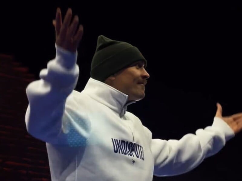 Усик і Пивоваров влаштували шоу на відкритому тренуванні перед боєм із Ф'юрі. Відео найяскравіших моментів