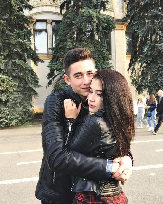 Дружина Романа Сасанчина пішла працювати на завод у Польщі та пожалілася на тяжкі умови