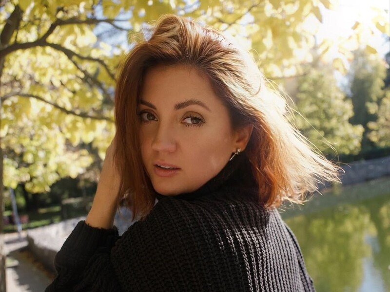 "Хай приймуть нас з усіма тарганами". Цибульська напередодні Різдва загорнулася в рулон подарункового паперу