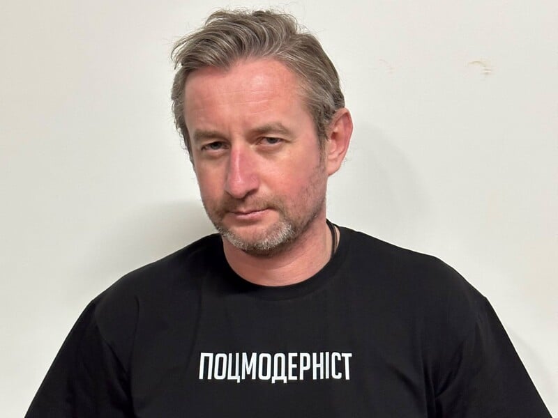 Суд зобов'язав шахрая прочитати роман Жадана "Інтернат". Письменник відреагував