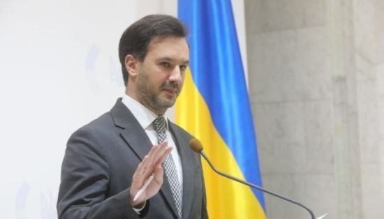 Україна не потребує посередників для комунікації з командою Трампа: МЗС відповів угорському міністру