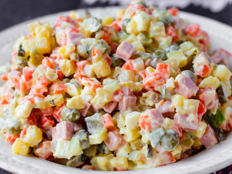 Додайте в "Олів'є" замість горошку це – і традиційний салат змінить смак