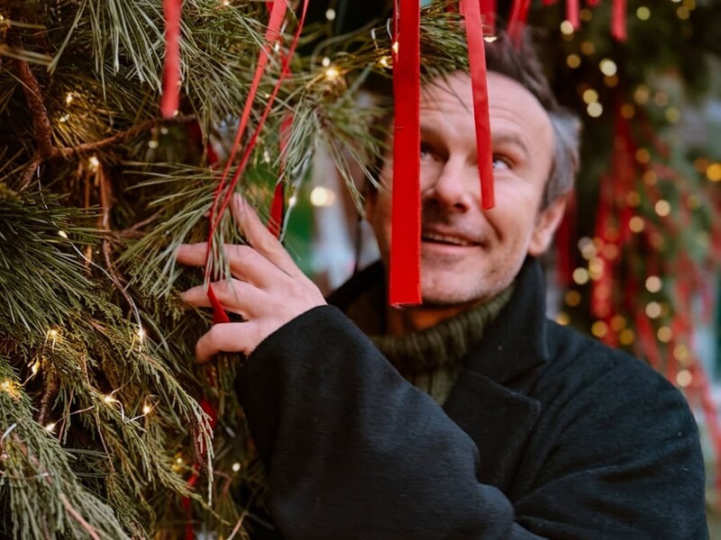 "Обіймаю всіх". Вакарчук показав свої новорічні знімки