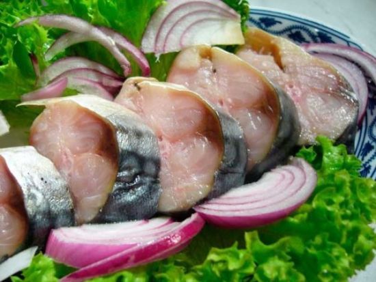 Смачна як червона риба: як замаринувати скумбрію по-домашньому