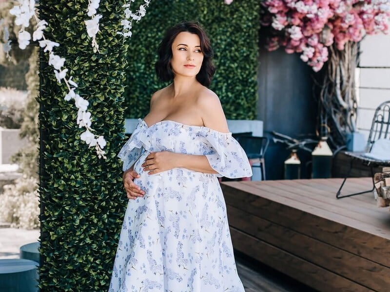 Глінська вперше стала матір'ю. Вона повідомила, що два місяці тому народила двійню