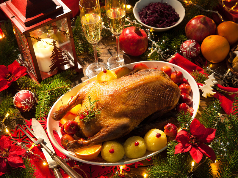 "Соковите м’ясо, ніжна начинка та ароматна глазур". Приготуйте качку, яка підкорить всіх гостей