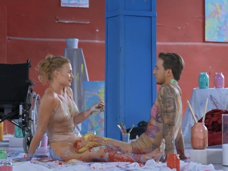 "Красиво пішла". У мережі обговорюють прощання 28-річного "Холостяка" Терена із 23-річною тарологинею. Відео