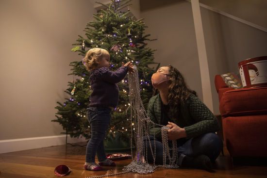 Куди категорично не можна ставити новорічну ялинку: астрологиня відповіла 