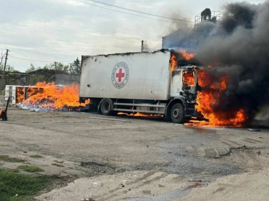 В Оріхові ворог атакував дроном вантажівку волонтерів: у ОВА розповіли про наслідки обстрілу