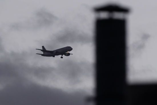 У Канаді загорівся літак під час посадки