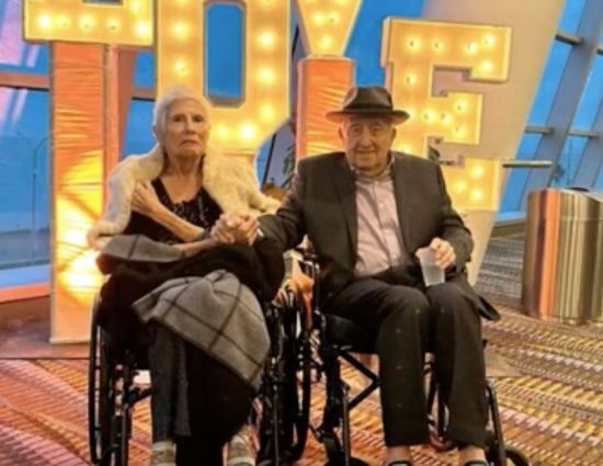 Пара, що зустрілася на побаченні наосліп і прожила у шлюбі 61 рік, померла з різницею у декілька днів