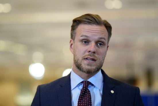 Голова МЗС Литви: Захід надає Україні "мізерну допомогу"
