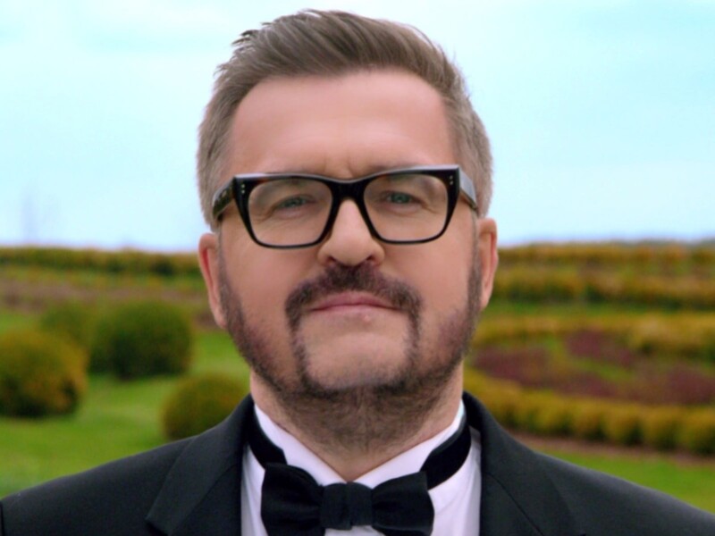 "О, боги. Я в припадку. Неперевершений". Пономарьов підірвав мережу образом із довгим волоссям. Фото