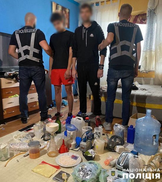 У Києві виявили нелегальну нарколабораторію: організатори постануть перед судом