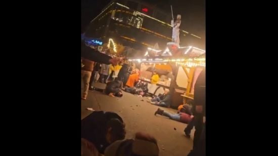 Теракт на різдвяному ярмарку: понад 10 людей загинуло від наїзду автомобіля (відео)