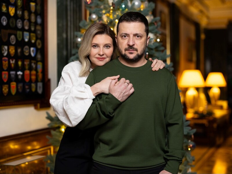 Перша леді України знялася разом із чоловіком для новорічного фото