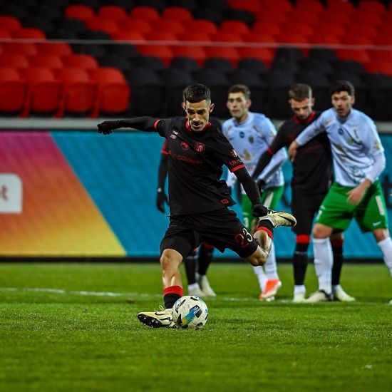 "Кривбас" впевнено обіграв "Карпати" та наблизився до "Шахтаря" в УПЛ (відео)