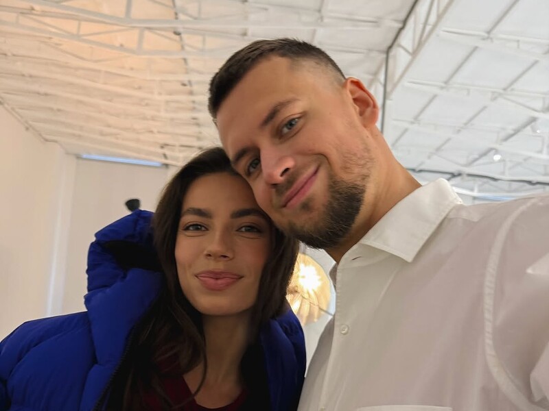 Бех-Романчук зняла відео з чоловіком у пустелі