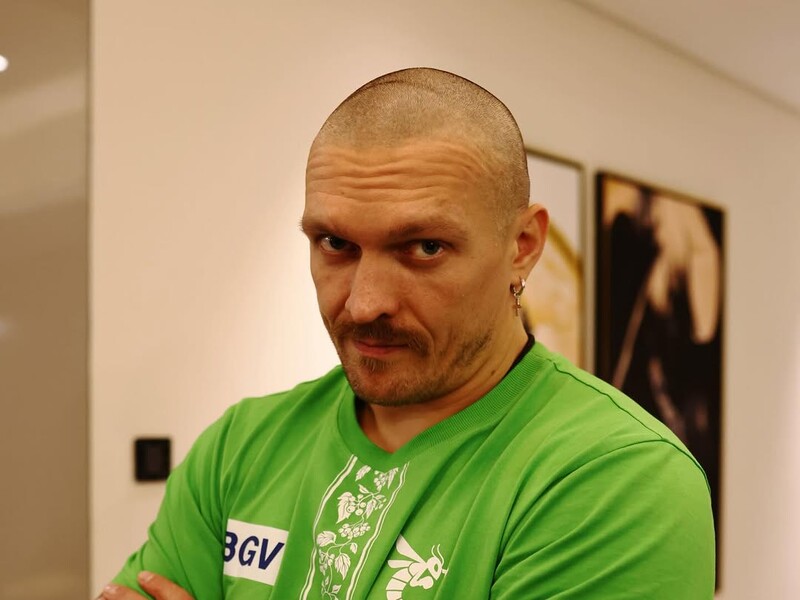 Усик у новорічну ніч висловився про перемогу. Відео