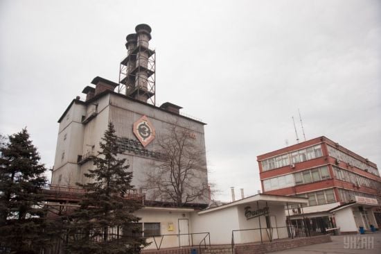 В Україні заблокували роботу єдиного заводу, який виготовляє компоненти для броні: нові подробиці скандалу