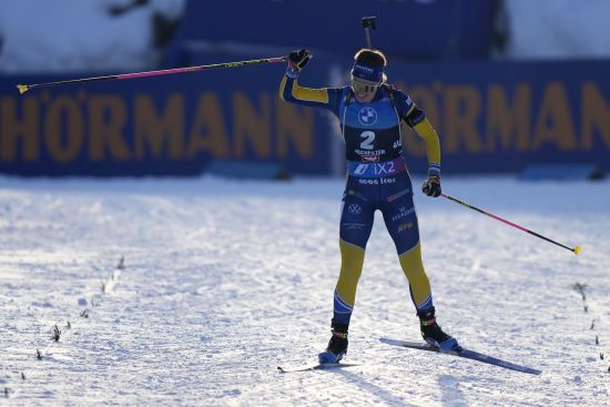 Біатлон: результати першого жіночого масстарту сезону Кубка світу-2024/25