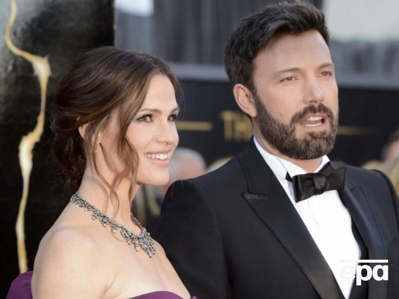 Аффлек возз'єднається на Різдво з першою дружиною, шлюб з якою називав нещасливим – ЗМІ Аффлек возз'єднається на Різдво з першою дружиною, шлюб з якою називав нещасливим – ЗМІ