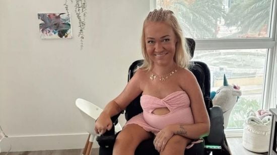 Жінка з інвалідністю відверто поділилася про секс та свою вагітність: "Хизуюся тілом" (фото)