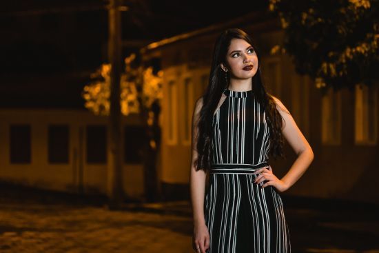 Як одягатися, щоб мати вигляд вищої та стрункішої: способи, які дійсно працюють