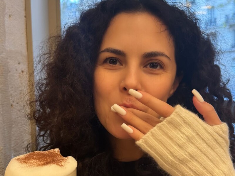 Каменських зняла на фото відвідування кафе