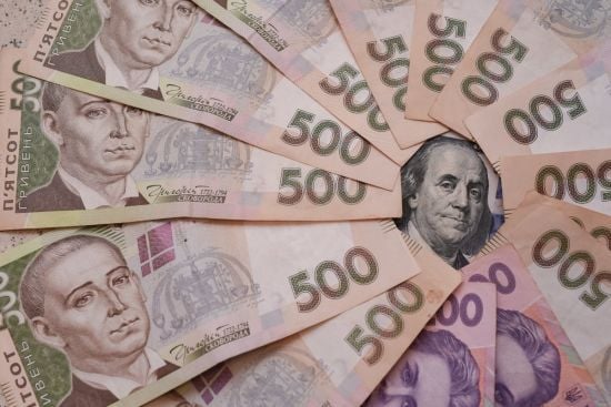 Курс валют на вихідні, 28-29 грудня: скільки коштують долар, євро і злотий