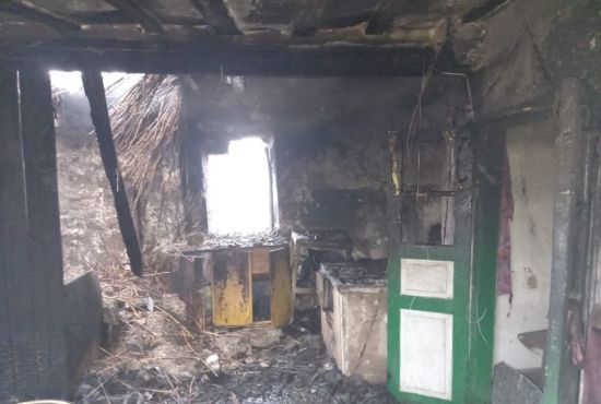 Горіла живцем: на Харківщині чоловік облив жінку бензином та підпалив