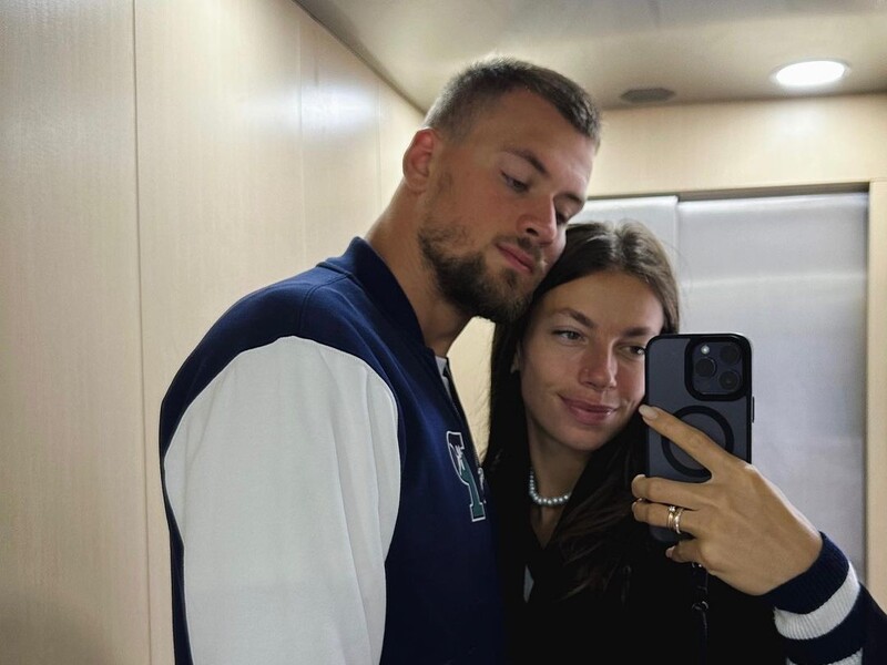 Бех-Романчук показала зимову романтичну прогулянку із чоловіком Бех-Романчук показала зимову романтичну прогулянку із чоловіком
