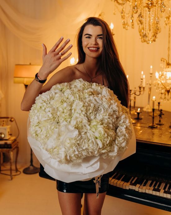 Учасниця "Холостяка" виходить заміж і похизувалася розкішною обручкою