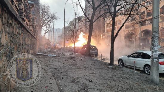 Російські війська вдарили балістичними ракетами по Києву: фото наслідків
