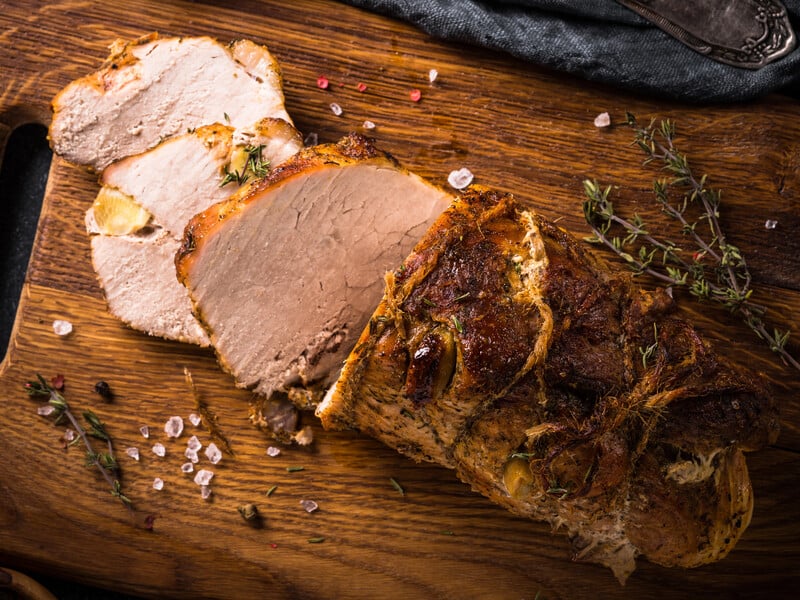 "Смачна й проста у приготуванні страва". Рецепт запеченої свинячої вирізки