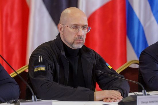 "Зимову тисячу" доведеться повернути тим, хто отримає її за кордоном, – Шмигаль