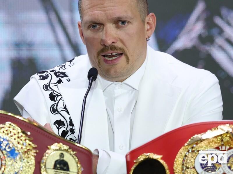 Українській чемпіон світу з боксу Олександр Усик запустив музичний флеш-моб, щоб створити гімн "Битви за світло"