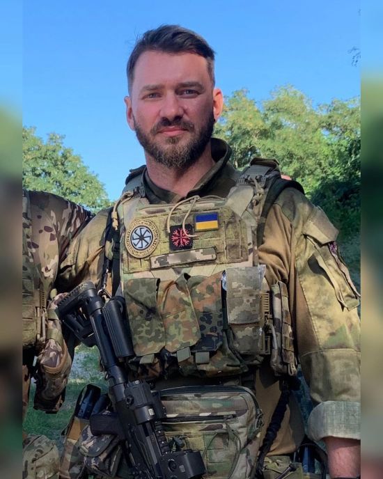 Дмитро Дікусар у військовій формі показав нове фото з фронту: який зараз вигляд має танцівник