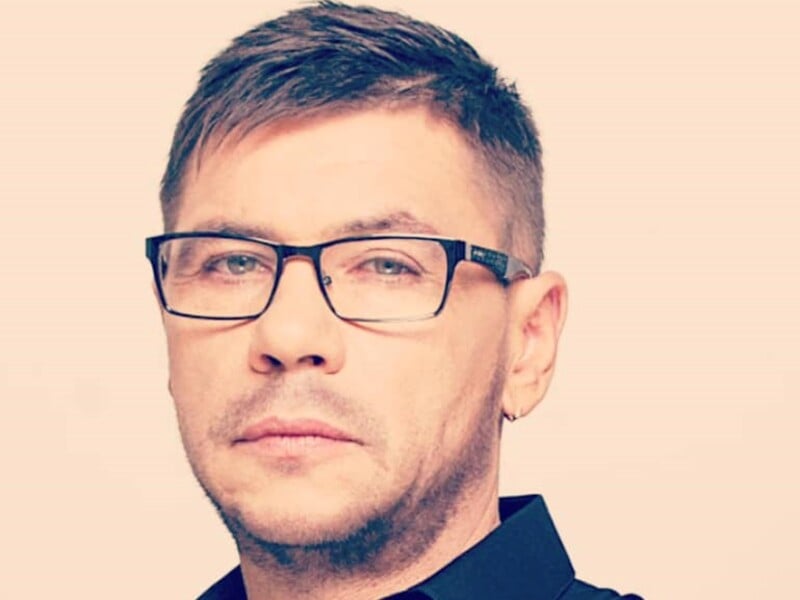 У відомого українського артиста на концерті зупинилося серце. Він у реанімації в тяжкому стані У відомого українського артиста на концерті зупинилося серце. Він у реанімації в тяжкому стані