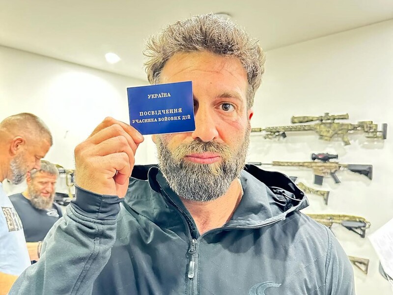 "Ріс без мами й тата". Салем розповів, чому не любить Новий рік і Різдво