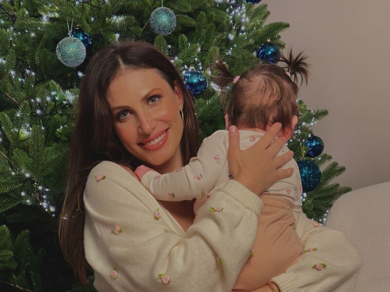 "Домашня магія". Дружина Тігіпка показала дітей біля вбраної ялинки