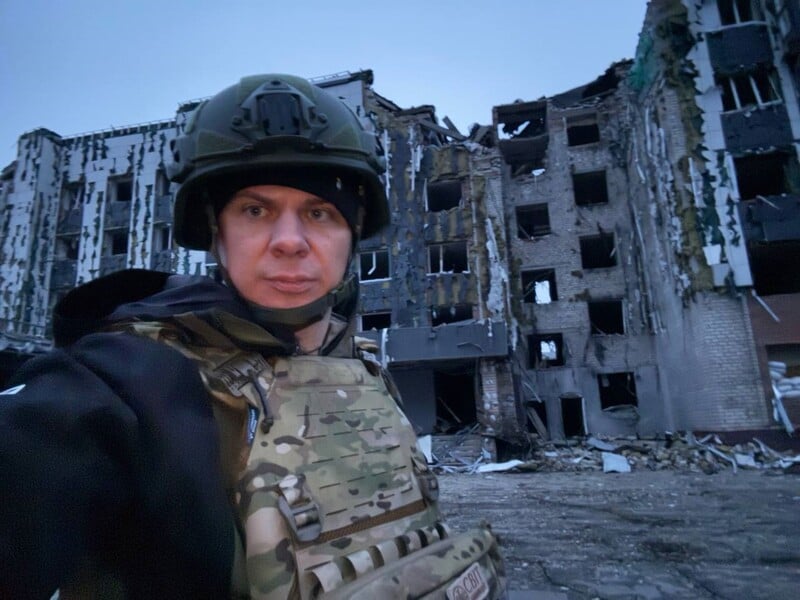 "Усе прострілюється. Усе долітає. Хіба тут до свят?" Комаров зустрів Різдво в Покровську. Фото