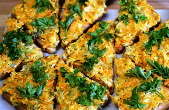 Намащування "За копійки": спробуйте замість червоної ікри на новорічний стіл