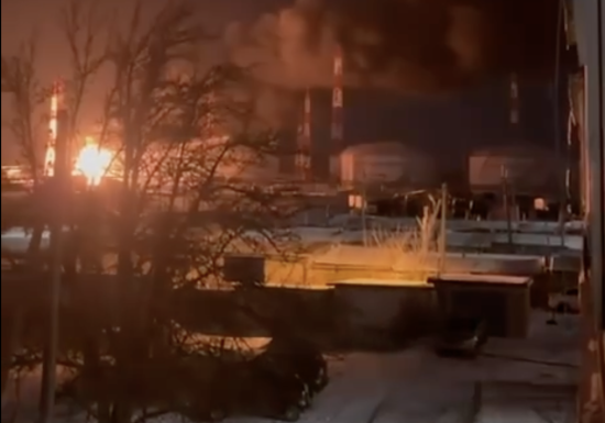 Атака українських дронів спричинила падіння виробництва на російських НПЗ до мінімуму за 12 років