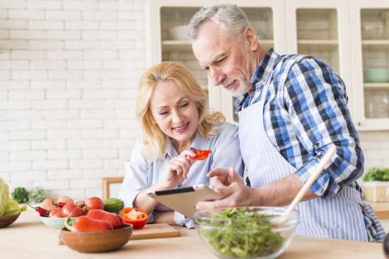 Подовжує життя і захищає від багатьох захворювань: цей продукт необхідно їсти усім літнім людям