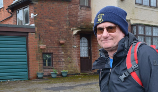 Колишній поліцейський з Великої Британії заробляє 3 000 фунтів на покинутих будинках