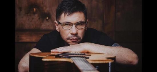 Колишній музикант гурту "Дзідзьо" знепритомнів просто під час виступу на сцені - відео