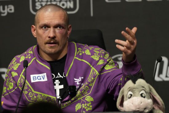 Усик відреагував на слова Ф'юрі та його промоутера про несправедливе суддівство в реванші