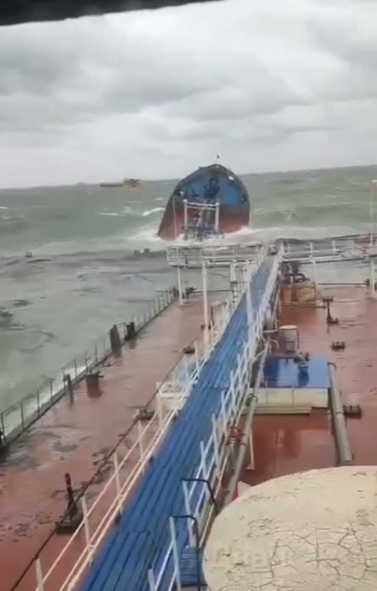 Аварія російських танкерів біля Керчі: “Недбальство і нехлюйство” винні, а не шторм