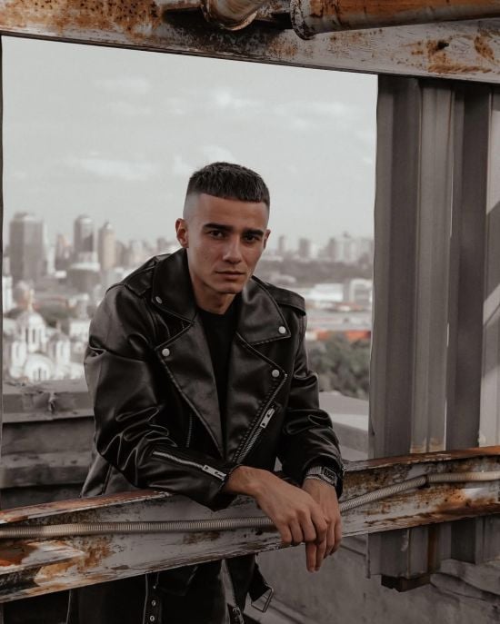 Ходив в одну школу з YAKTAK і розриває Мережу хітами: хто такий SAMCHUK і які його популярні пісні